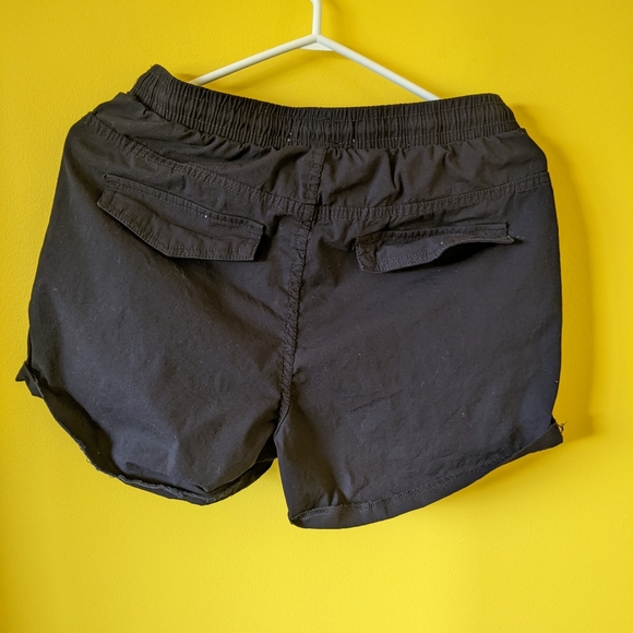 Shorts - Picture 3 of 4